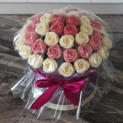 Мы подготовили для Вас нечто особенное 🔥 Шоколадные розы станут идеальным подарком для тех, кого Вы любите и кому хотите подарить атмосферу праздника💕🎁
Розы изготовлены из настоящего итальянского шоколада🇮🇹
Уникальность букета в том, что Вы сами выбираете цвет роз и упаковку композиции💐🌹
Обо всём остальном мы позаботимся за Вас💕
_________________________________________________
⏱🌹Срок годности - 60 суток
📏🌹Ра