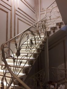 Современный дизайн лестниц и перил