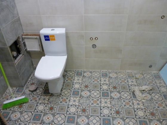 Отделка ванны под ключ , с установкой скрытого лючка под плитку по адресу Алтайская 24