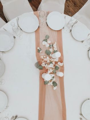 Оформление столов гостей на свадьбе, прокат и аренда декора. 