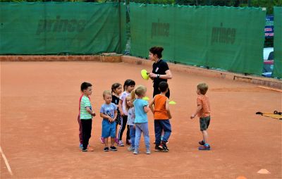 Групповое занятие по лёгкой атлетике в школе бега "Разбег"