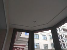 Карниз потолочный профильный  эркер по  форме окна