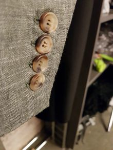 Ручная отделка мужского пиджака, обработка петель вручную