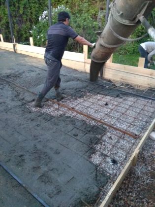 бетонные работы,заливка бетонной плиты,армировка