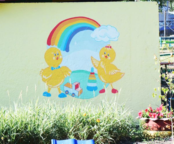 Роспись стены в детском саду