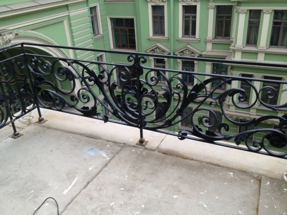 Эксклюзивное кованое ограждения балкона, реставрационные работы