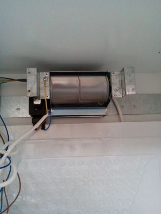 замена тангенциального вентилятора в холодильном шкафу 