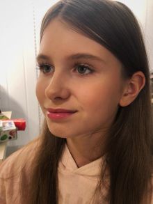 Детский макияж, выполненный с помощью гипоалергенной косметики
