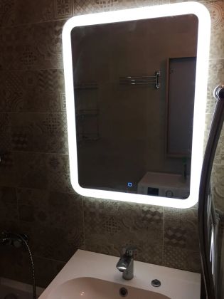 Современное зеркало и ремонт ванной комнаты 