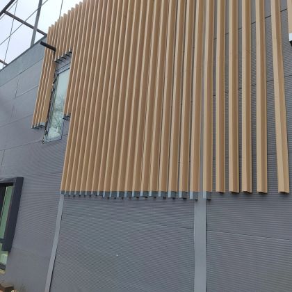 Облицовка фасада ламелями 