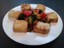 Жареный тофу, овощи