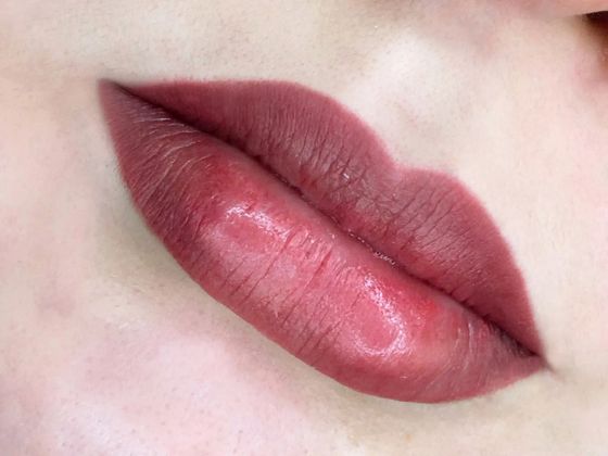 перманентный макияж губ. работа сразу после процедуры эффект помады