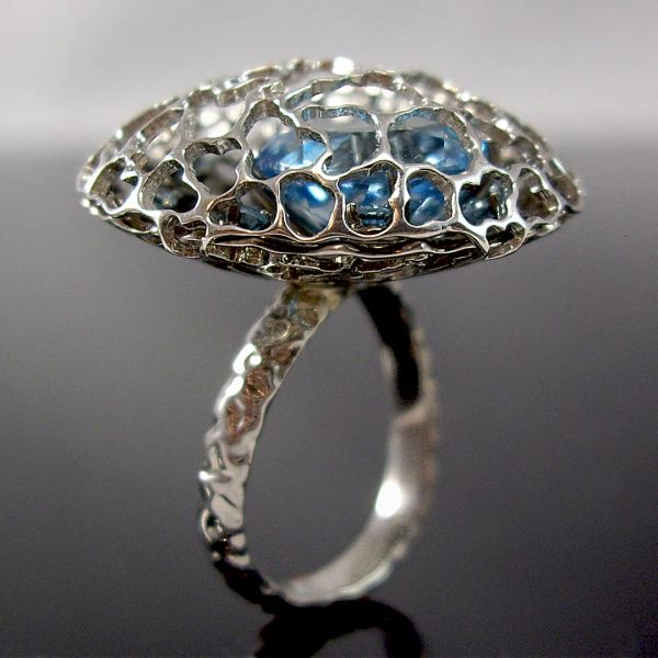 Серебряное кольцо с топазом.
