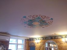 Роспись потолка в кафе "Хлеб насущный"
Орнамент в стиле модерн - роспись выполнена акриловыми красками