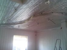 Двухуровневый потолок, подготовка электрики для светильников, монтаж бордюра для разделения потолка