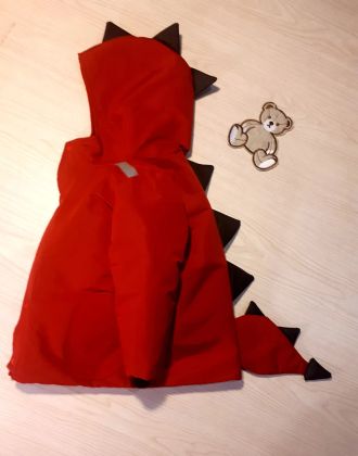 Куртка "Дракон " для мальчика. Зимняя, теплая. Но за счет уникального тонкого утеплителя вещь получилась малообъемная и легкая, что очень нравится ребенку.