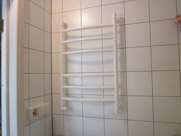 Ремонт ванной комнаты на проспектк Кузнецова. Установка полотенцесушителя Сунержа.