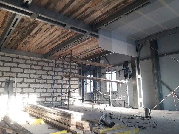 утепление потолка в складском помещении+возведение перегородок из себита,заливка лестничных пролетов бетоном