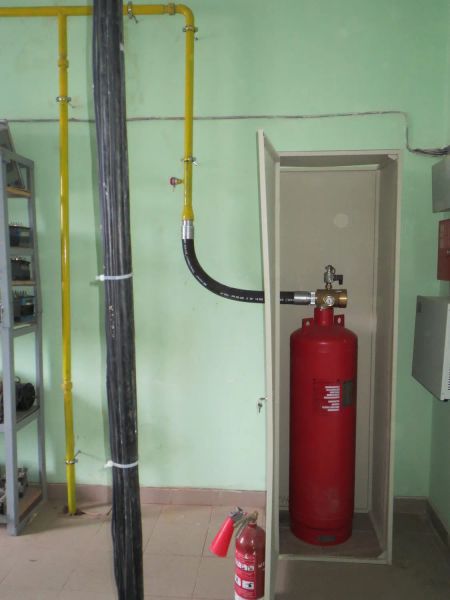 Монтаж системы газового пожаротушения на станция РЖД Саратовской области. На данном фото г. Пугачев.