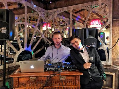 Ведущий Ринат Билялов и Dj Артём Беликов