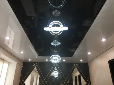 Натяжной потолок в салоне красоты