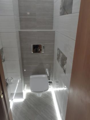 Туалет с подсветкой