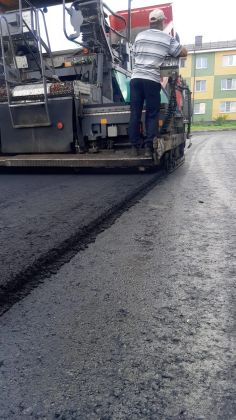 Укладка асфальта верхнего слоя 