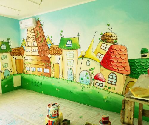 Роспись стен в развивающем центре для детей