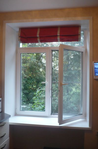 обрамление оконного проема. у окна. деревянные окна в интерьере. интерьер откосов окон. интерьер откосов окон.