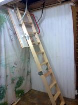 Изготовление проема на чердак и монтаж в него раскладной деревянной лестницы