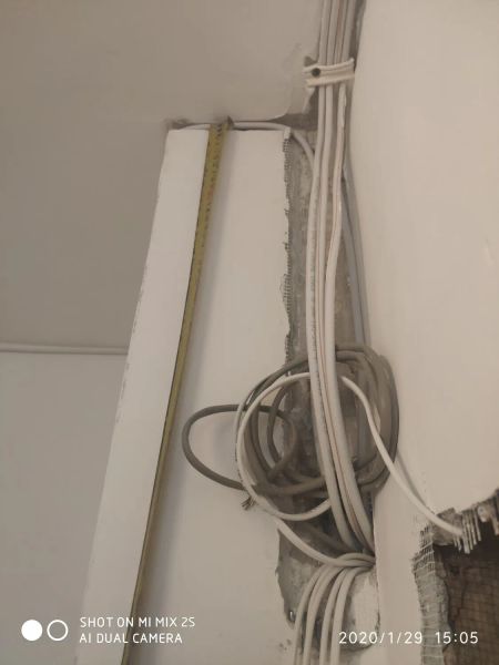 Закладка интернет кабеля, кабеля под видео домофон. 