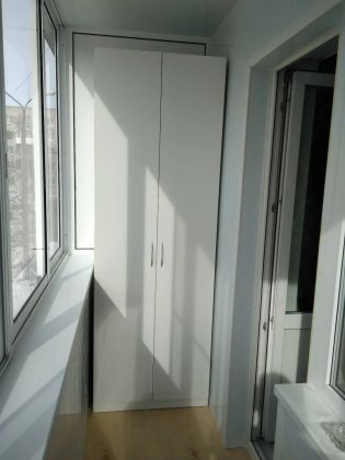 шкаф на балконе