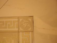 укладка плитки прихожая ,кухня, коридор,уклажка плитки Versace по диагонали. 50 кв.м. 