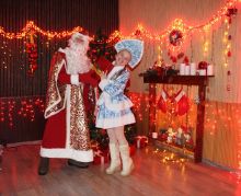 А Вы уже пригласили Деда Мороза и Снегурочку? :))