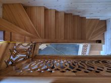Комбинированная лестница, сосна и лиственница
