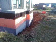 Внешняя гидроизоляция, утепление и защита утеплителя. В бетон при укладке добавлен-пенетрон(гидроизоляция)