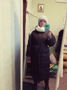 Теплое зимнее удлиненное  пальто модного в этом сезоне фасона , приталеное поясом. Утеплитель озософт 250, фольгированный подклад делает вещь очень теплой, легкой и стильной. 