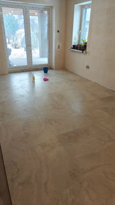 Укладка керамогранита 80*80 и затирка швов эпоксидной затиркой. 