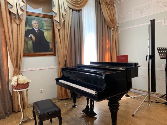 Настройка рояля Рениш, дар семьи Александровых. 