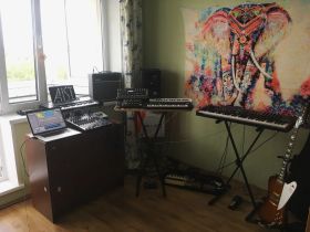 Рабочее место для занятий музыкой — домашняя студия, Москва
