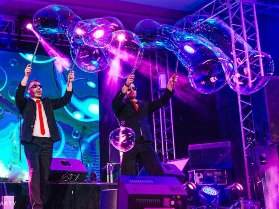 Шоу BubbleMan – команда профессиональных шоуменов и магистров мыльных пузырей