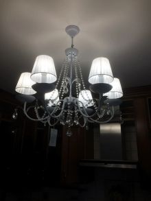 Установка и подключение люстры в кухне (лампочки – холодный свет)