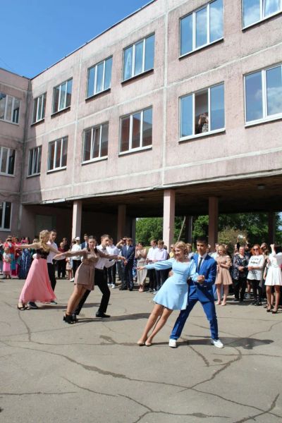 Постановка танца для выпускников