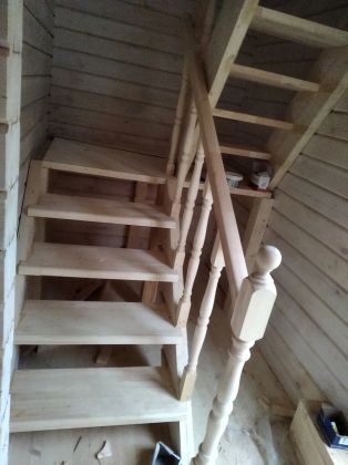 Изготовление деревянных железных лестниц