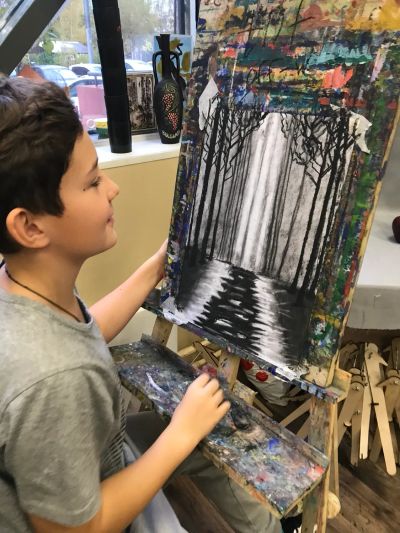 «Дорога». Графика. Материалы: бумага, художественный уголь.