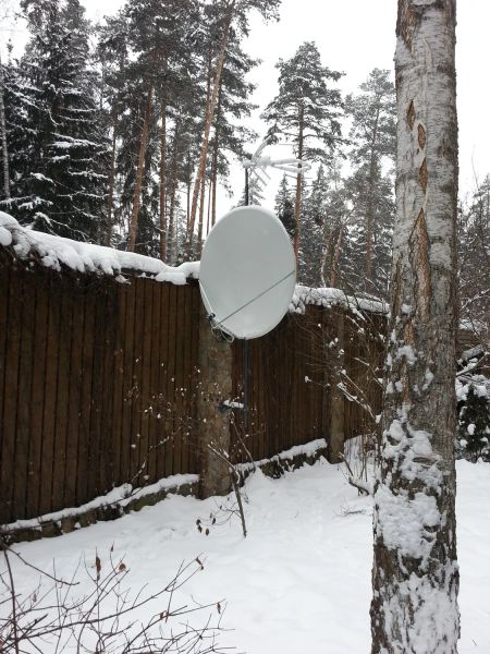 Установка спутниковой антенны большого диаметра 1,6 м для компенсации потери сигнала в деревьях под НТВ+, а также установка цифровой эфирной антенны испанского производителя Fagor