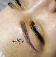 Волосковый татуаж бровей