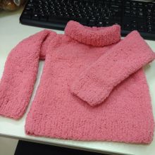Очень мягкий и плюшевый свитер для грудного ребенка. Под заказ, цена 1800р. Возможно выполнение полного костюма из свитера, штанишек и шапочки. 