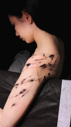 - татуировка в стиле freehand
- работа с Gray Wash