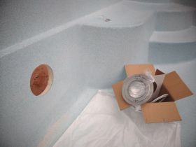 Установка подводного светильника в композитную чашу